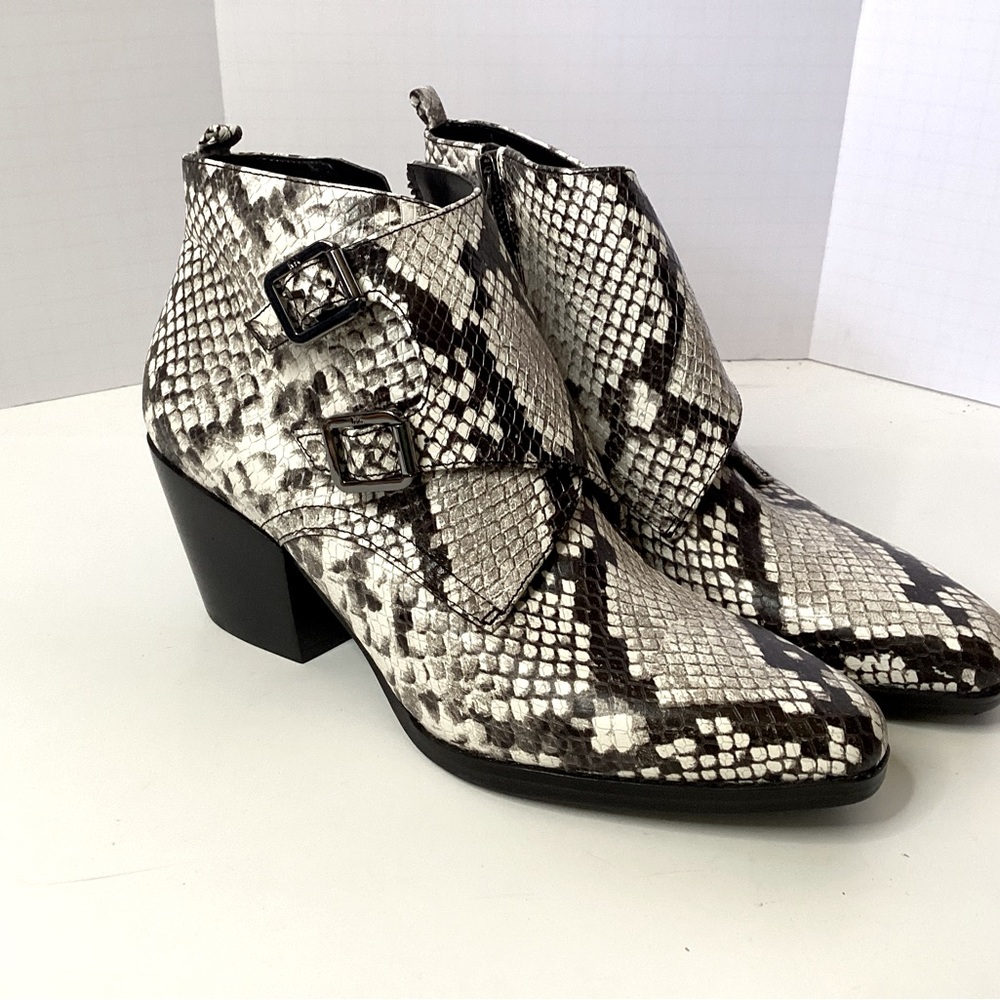 Elegant Snakeskin Pattern Ankle Boots